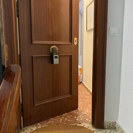 Amparo Home Family Stay Near Adda, Plaza De Toros & General Hospital *