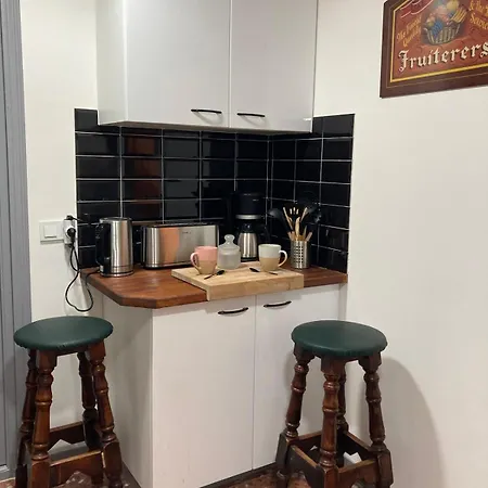 Appartement Amparo Home Family Stay Near Adda, Plaza De Toros & General Hospital