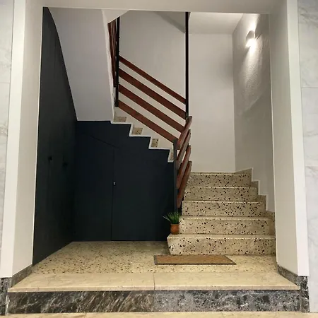 Amparo Home Family Stay Near Adda, Plaza De Toros & General Hospital Appartement