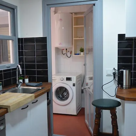 Amparo Home Family Stay Near Adda, Plaza De Toros & General Hospital Alicante