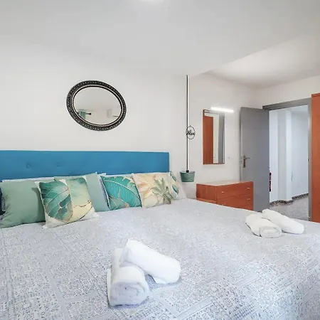 Amparo Home Family Stay Near Adda, Plaza De Toros & General Hospital * Alicante